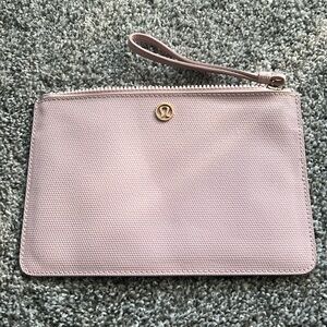 lululemon pink clutch